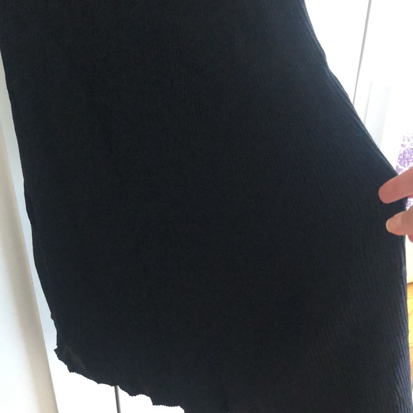 Ribbed V Neck Dress - Picture 4 of 8